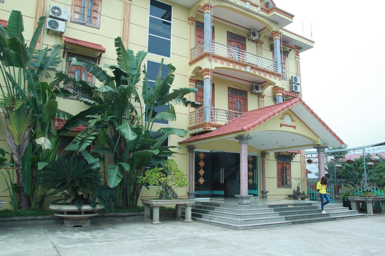 Khach San Linh Huong Hotell Son La Exteriör bild